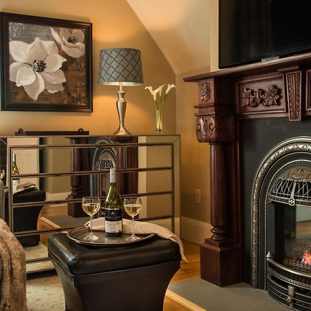 Gothic Eves Inn And Spa Bed And Breakfast Trumansburg Ngoại thất bức ảnh